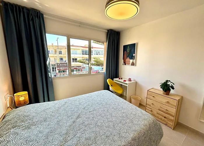 Apartment Sunny Terraced Flat In Center *