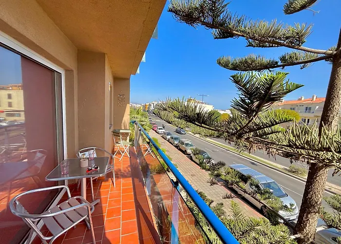 Sunny Terraced Flat In Center Corralejo