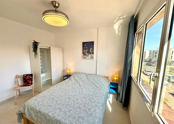 Sunny Terraced Flat In Center *