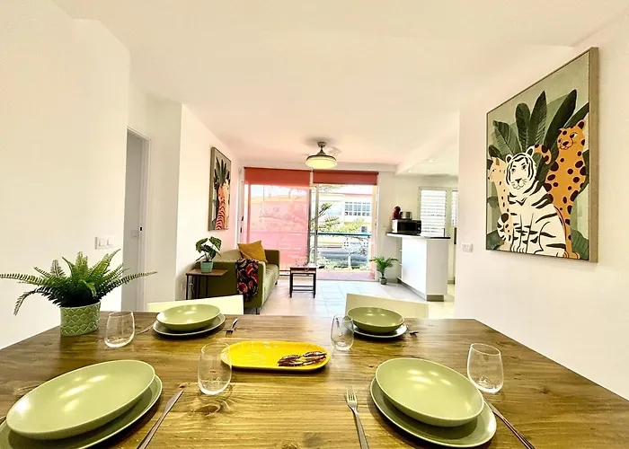 Sunny Terraced Flat In Center *